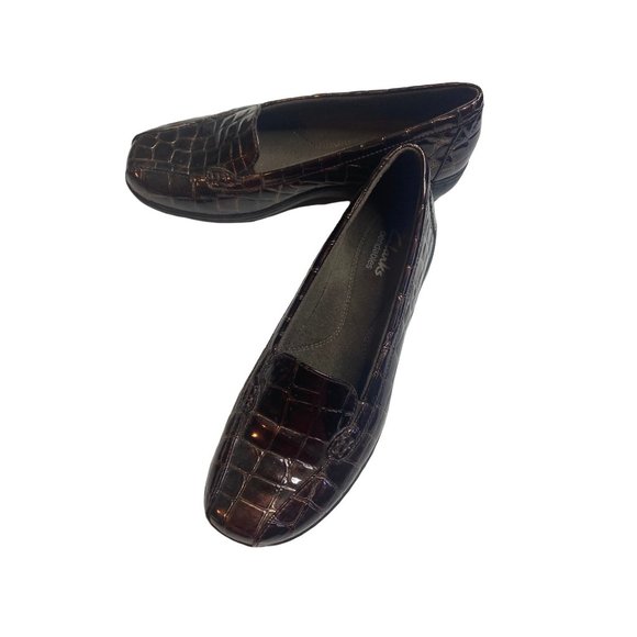 Clarks bendables brown faux croc slip on loafer size 7M - Picture 2 of 7